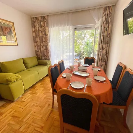 Apartman In 42074